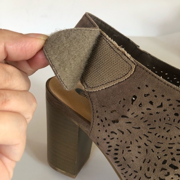 BIG BUDDHA Faux Suede Laser Cut-out Peep Toe Open Back Block Heel Sandal Size 8 - Picture 8 of 13